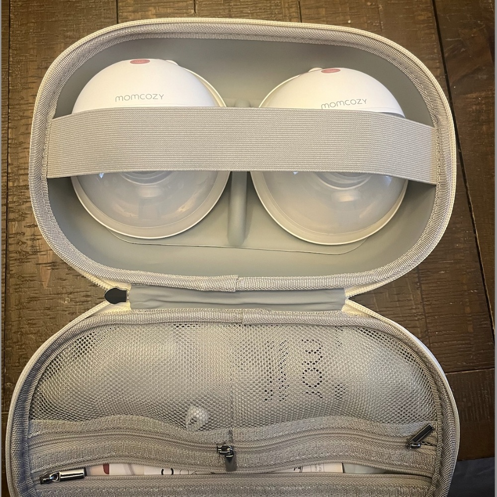 Momcozy M5 Hands-Free Wearable Breast Pump EXCELLENT CONDITION